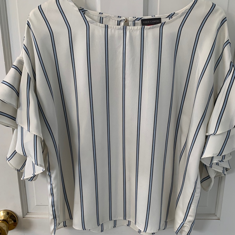 Bell capped sleeve shirt